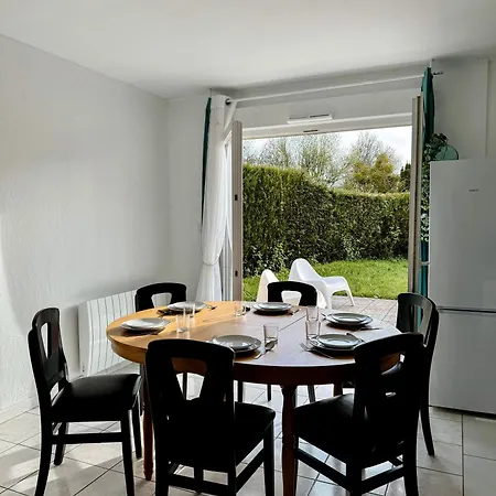 Holiday home Charmante Maison Familiale Ouistreham